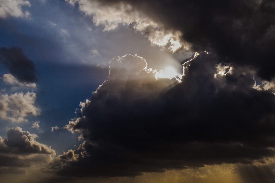 Light cloud sky sunset