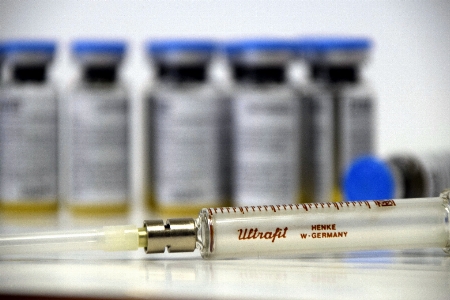 Needle heal product science Photo