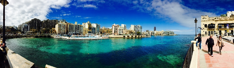 Sea coast ocean skyline