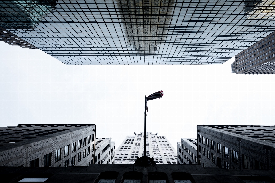 Arsitektur struktur atap gedung pencakar langit