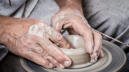 Arbeiten hand rad schmutzig Foto