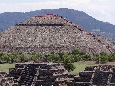 山 記念碑 ピラミッド メキシコ 写真