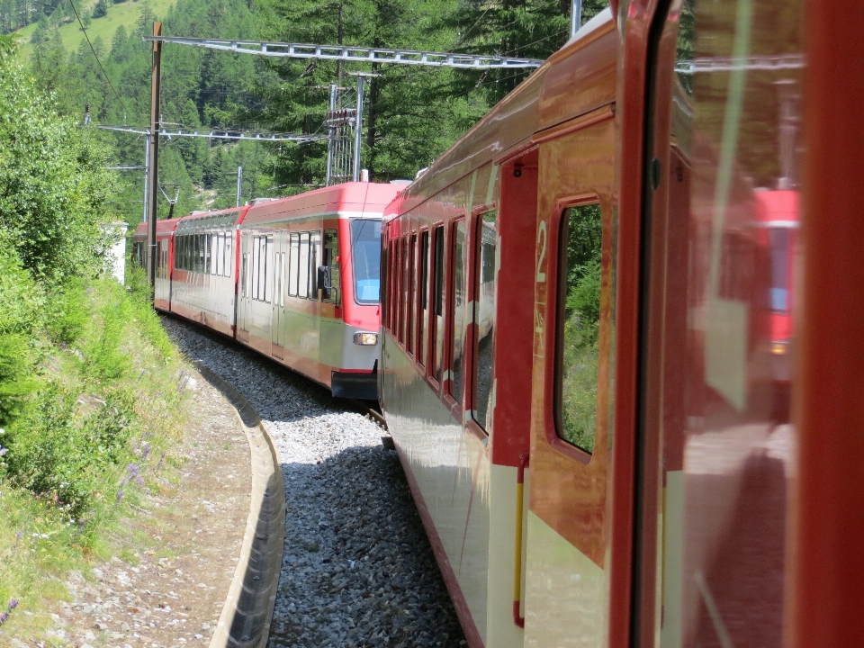 Ferrovia treno trasporto rosso