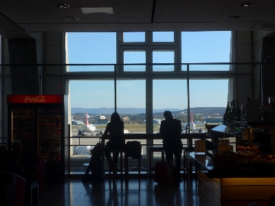 Silhouette window building restaurant Photo