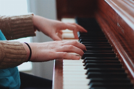 Hand keyboard technology play Photo