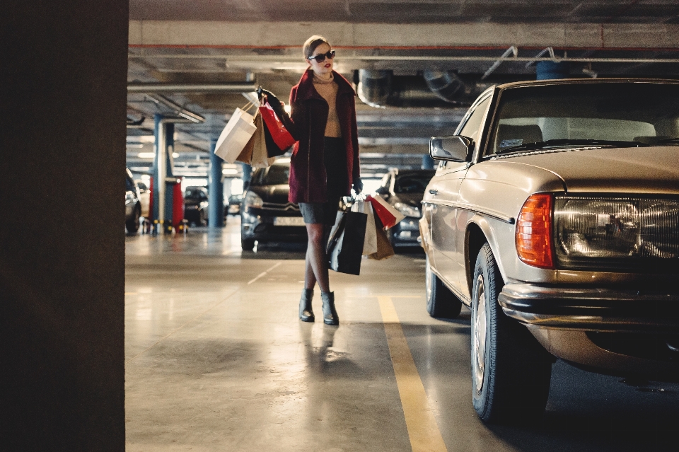 Femme voiture véhicule achats