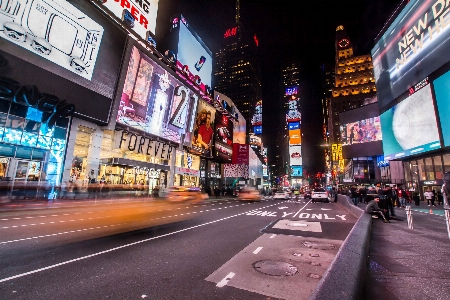 Fußgänger licht straße verkehr Foto