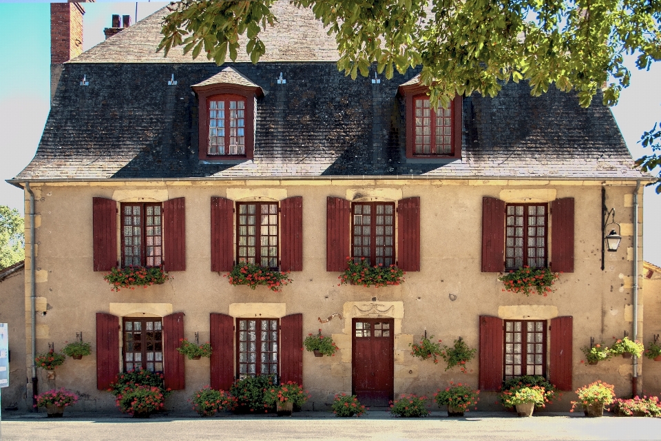 Loger fenêtre bâtiment maison