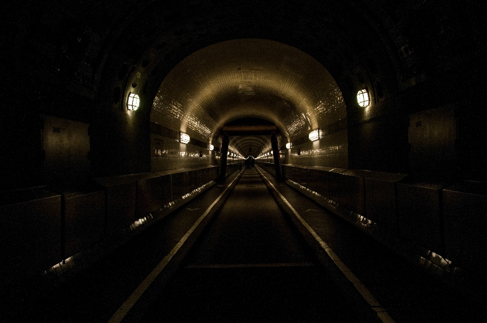 Light night tunnel subway