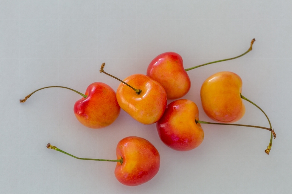 Planta fruta dulce verano