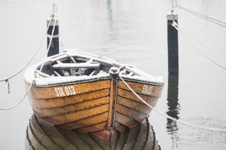 Water cold rope boat Photo