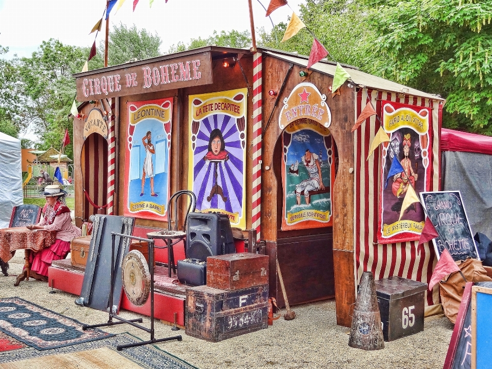 Amusement park festival stall