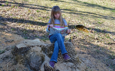 Nature book read walking Photo