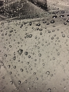 Iphone water sand drop Photo