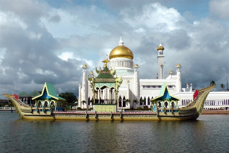 Palast schiff fahrzeug freizeitpark
 Foto