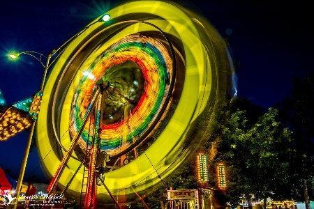 Blur sky night wheel Photo