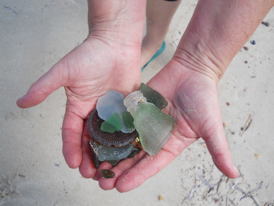 Tangan pantai laut pasir