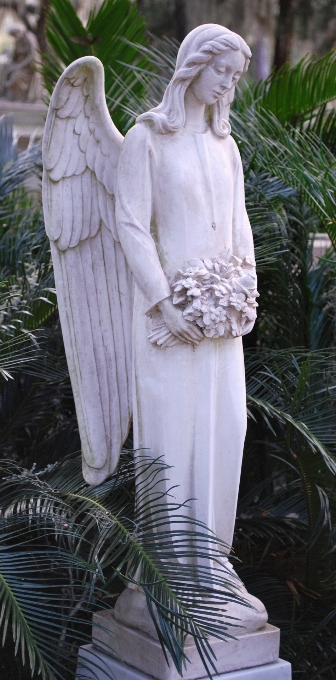 Monument statue cimetière sculpture