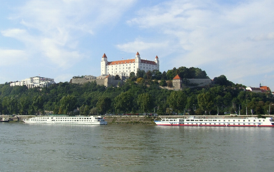 Mer côte rivière bateau