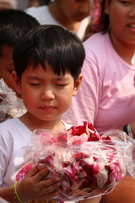 Rakyat bunga agama budha anak