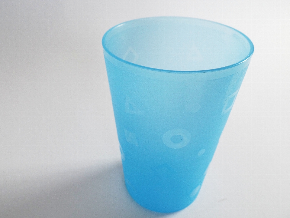 El plastico vaso taza florero