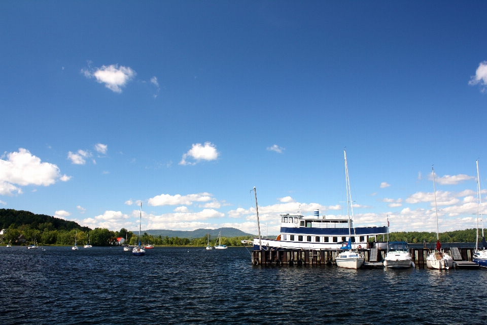 Mar costa dock nube