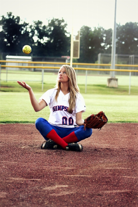 Mädchen baseball handschuh spielen