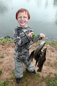 Foto Persone ragazzo pesca pescare