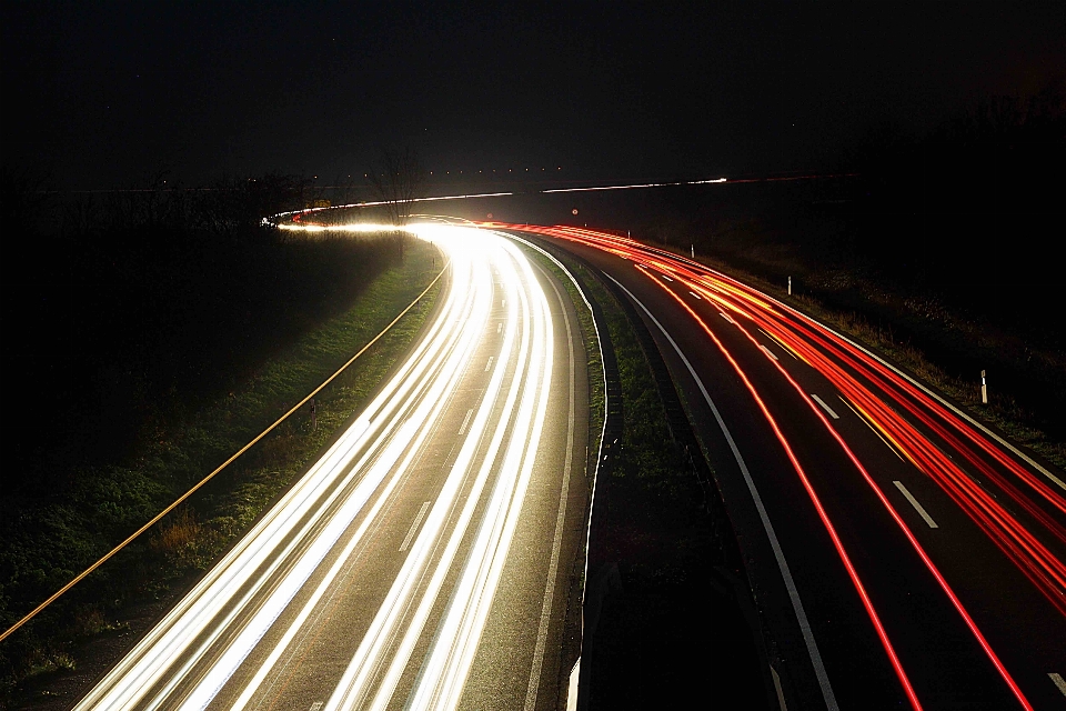 Leggero strada traffico notte