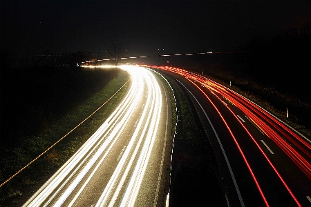 Foto Lampu jalan lalu lintas malam