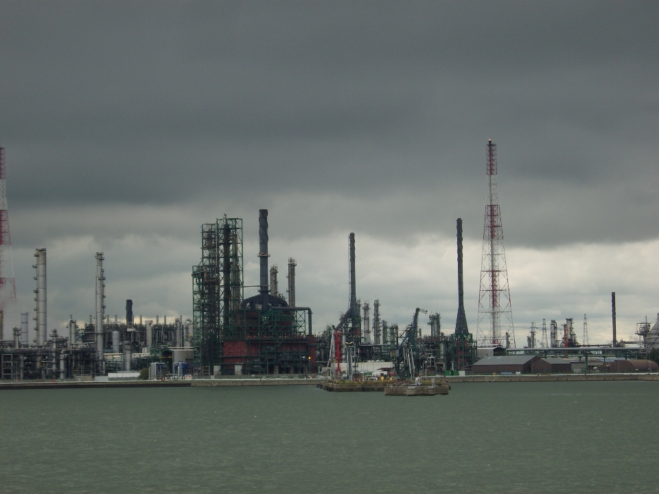 Laut pesisir dock langit