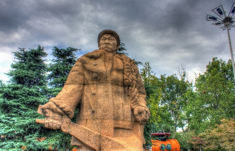 Tree flower monument statue Photo