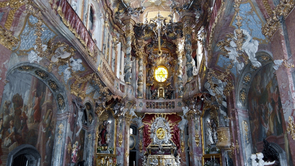 Bangunan gereja katedral kapel