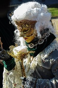 Foto Wanita karnaval venesia pakaian