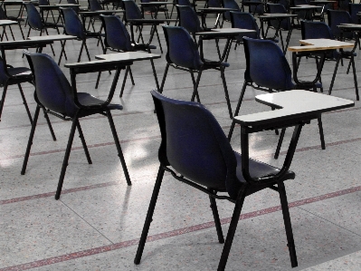 Table chair seating alone Photo