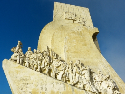 Foto Monumen patung tengara seni