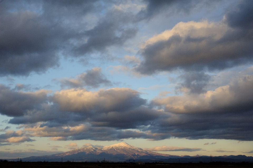 Mer horizon montagne nuage