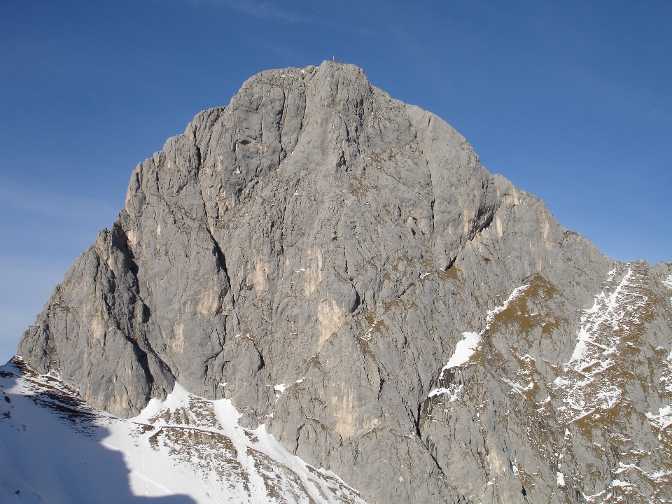 Rock montaña nieve invierno