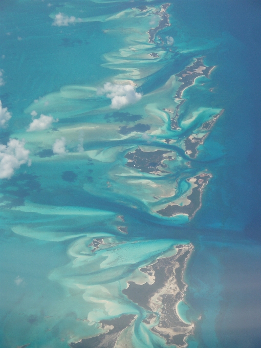 Laut air pasir melambai