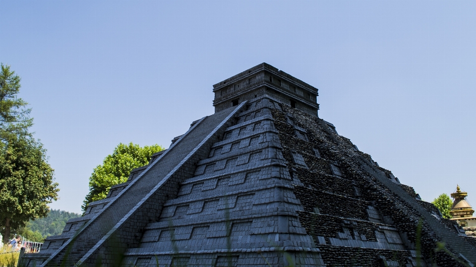 Edificio monumento punto de referencia turismo