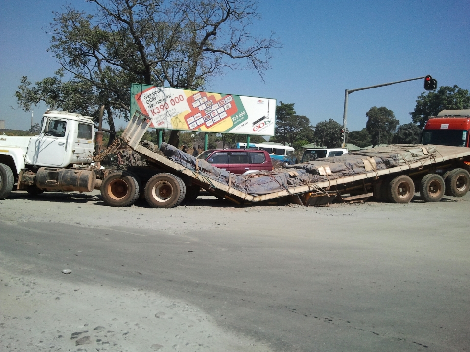 Asfalto
 transporte caminhão veículo