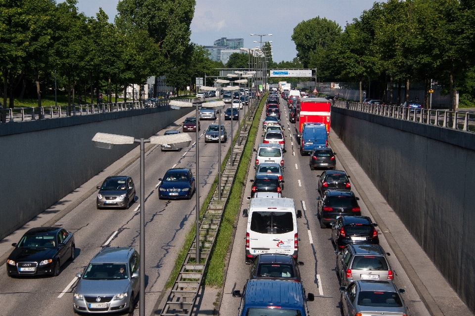 Pejalan kaki jalan lalu lintas raya