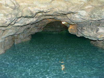 Foto Acqua formazione grotta grotta
