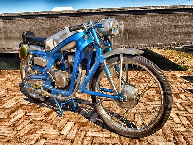 Foto Mobil roda sepeda angkutan