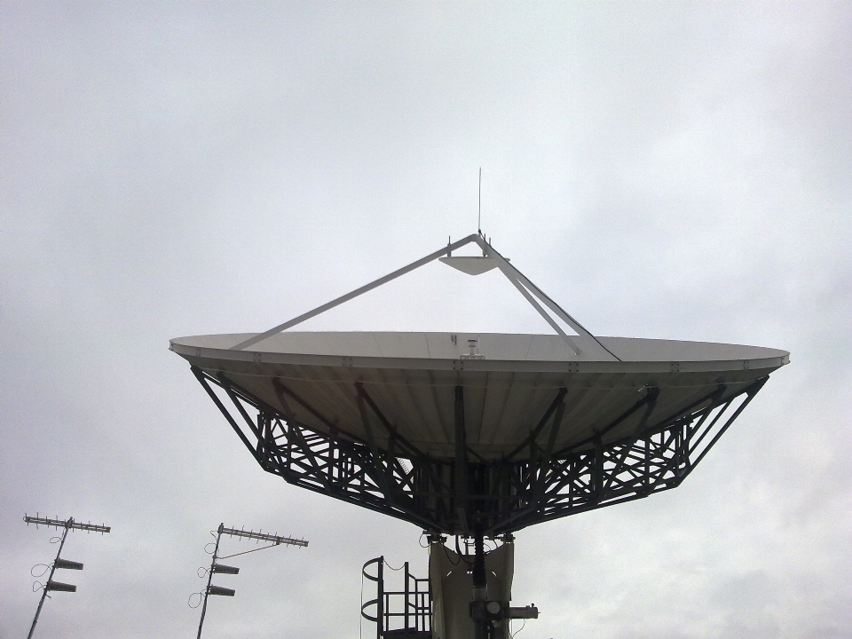 Lampu antena langit-langit garis