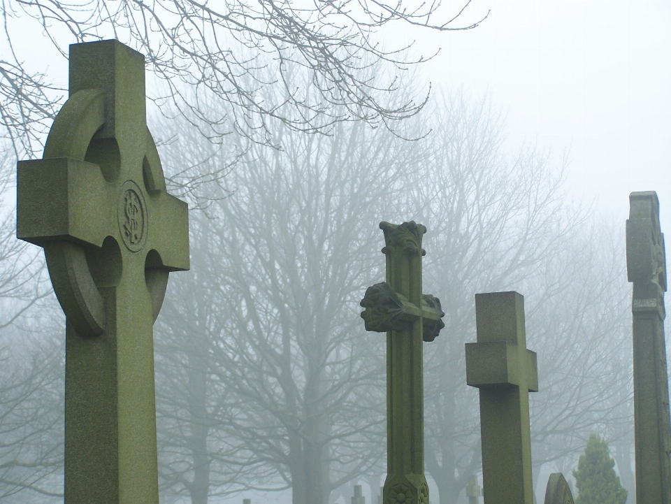 Fog monument statue symbol