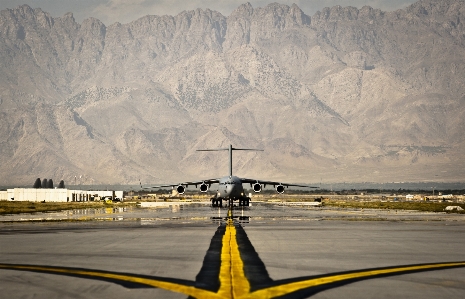 Foto Aereo militare veicolo compagnia aerea