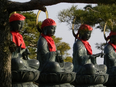 People thinking tranquility statue Photo