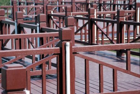 小道 構造 木 レール 写真