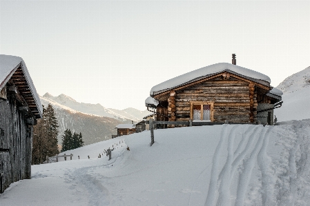 Mountain snow winter building Photo